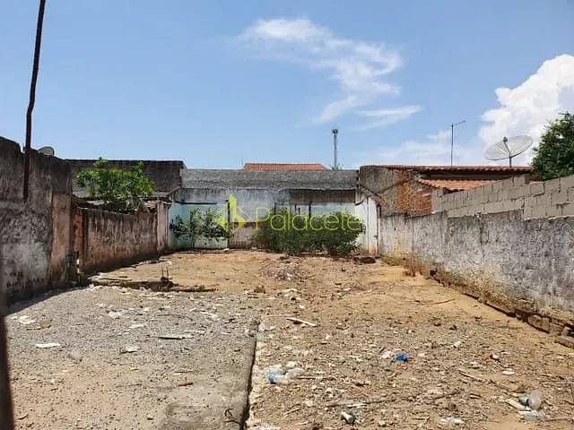 Terreno à venda, no bairro Jardim Carlota em Pindamonhangaba