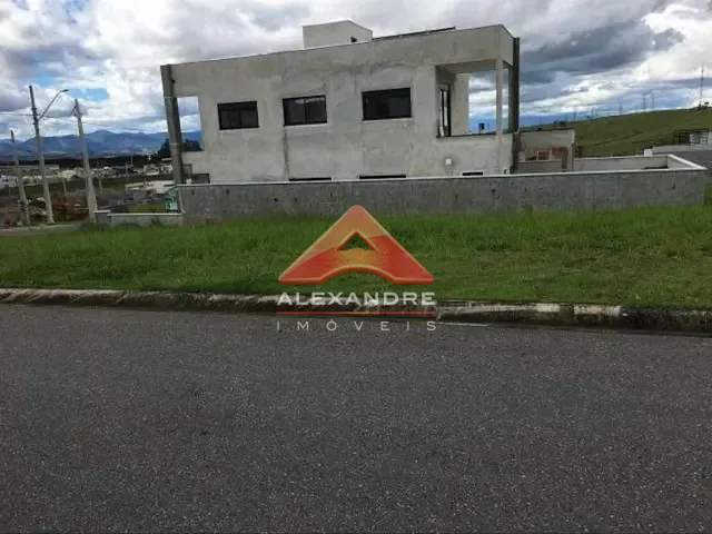 Terreno com 333m², à venda, no bairro Residencial Colinas em Caçapava