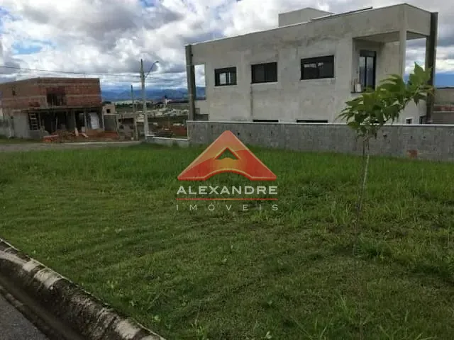 Terreno com 333m², à venda, no bairro Residencial Colinas em Caçapava