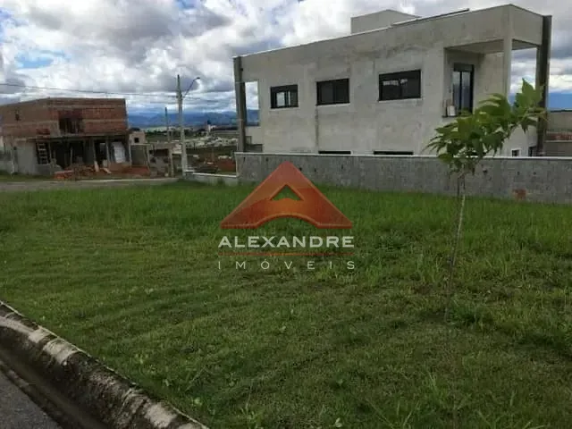 Terreno com 333m², à venda, no bairro Residencial Colinas em Caçapava