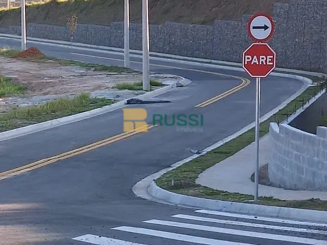 Terreno com 250m², à venda, no bairro Putim em São José dos Campos