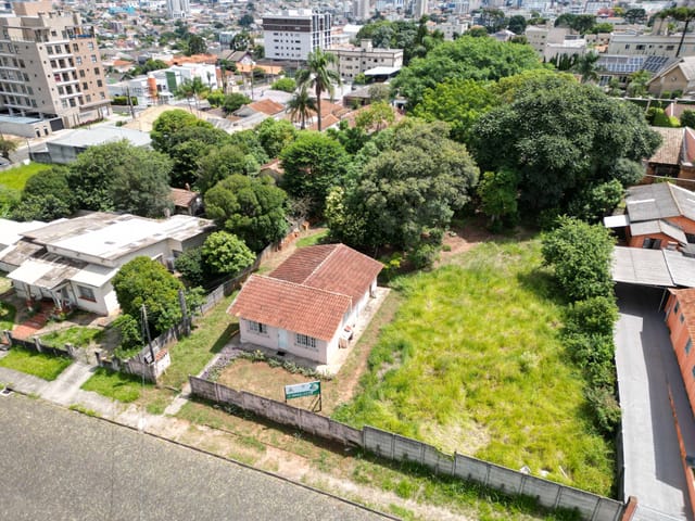 Foto do Terreno - Terreno à venda frente para praça com 660M², Jardim Carvalho, Ponta Grossa - PR | Adquira Imóveis