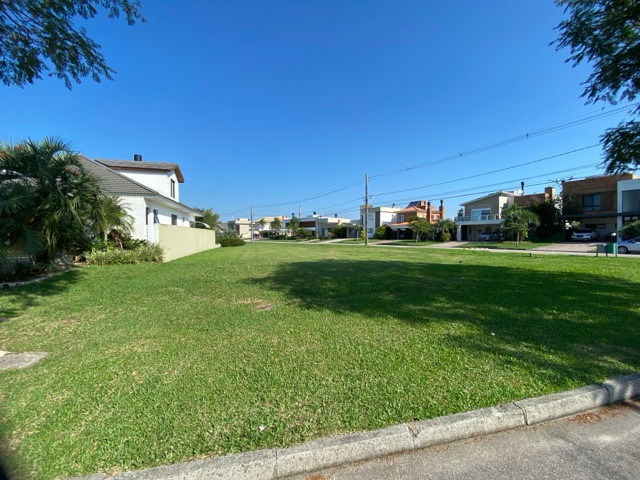 Terreno com 570m², à venda, no bairro São Gonçalo em Pelotas