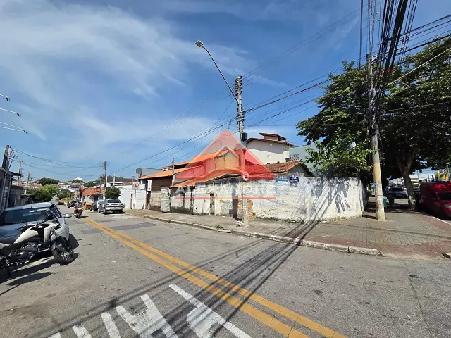 Casa com 300m² 3 quartos e 2 banheiros, à venda, no bairro Jardim Ismênia em São José dos Campos