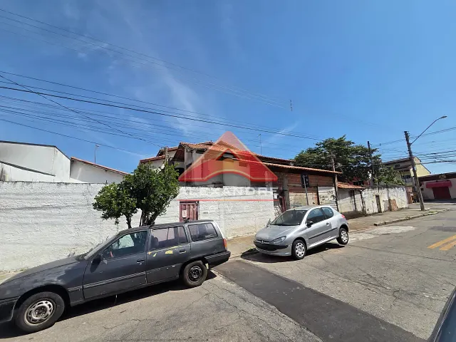 Casa com 300m² 3 quartos e 2 banheiros, à venda, no bairro Jardim Ismênia em São José dos Campos