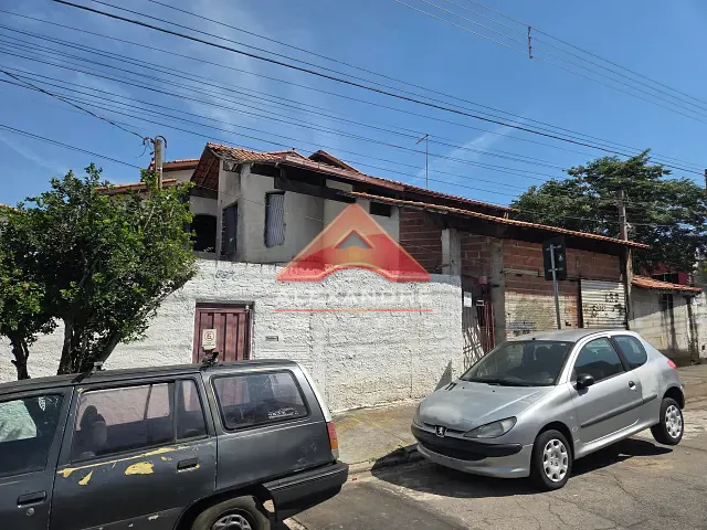 Casa com 300m² 3 quartos e 2 banheiros, à venda, no bairro Jardim Ismênia em São José dos Campos