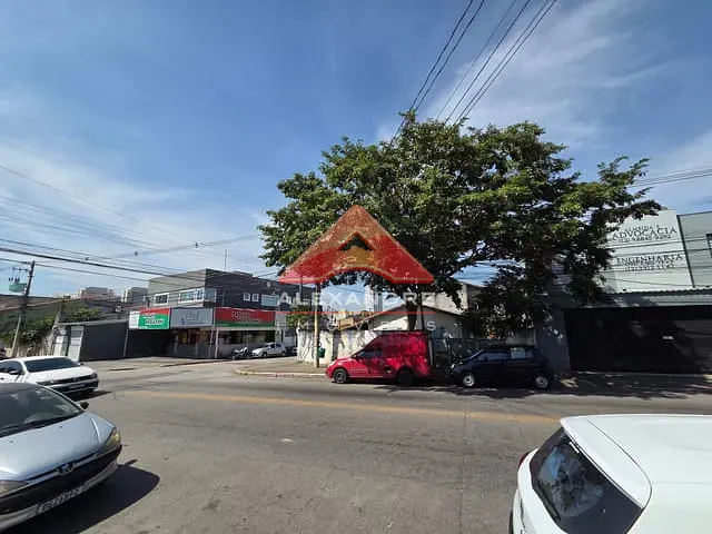 Casa com 300m² 3 quartos e 2 banheiros, à venda, no bairro Jardim Ismênia em São José dos Campos