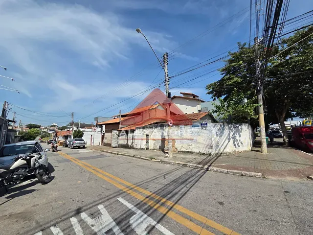 Casa com 300m² 3 quartos e 2 banheiros, à venda, no bairro Jardim Ismênia em São José dos Campos