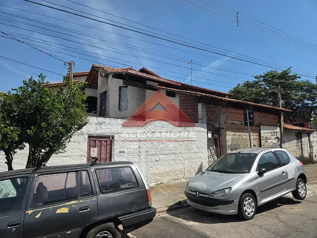 Casa com 300m² 3 quartos e 2 banheiros, à venda, no bairro Jardim Ismênia em São José dos Campos