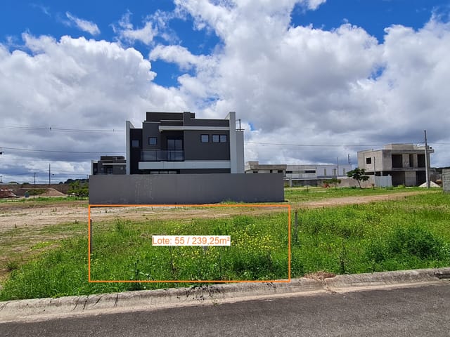 Terreno com 239m², à venda, no bairro Ipê em São José dos Pinhais