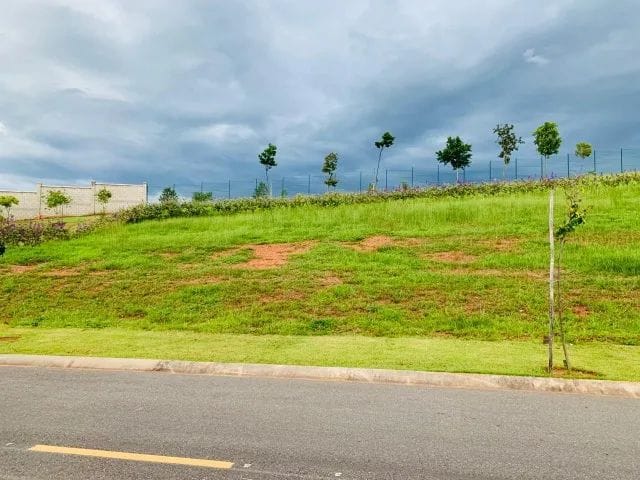 Terreno com 309m², à venda, no bairro Jardim Marlene Miranda em Taubaté