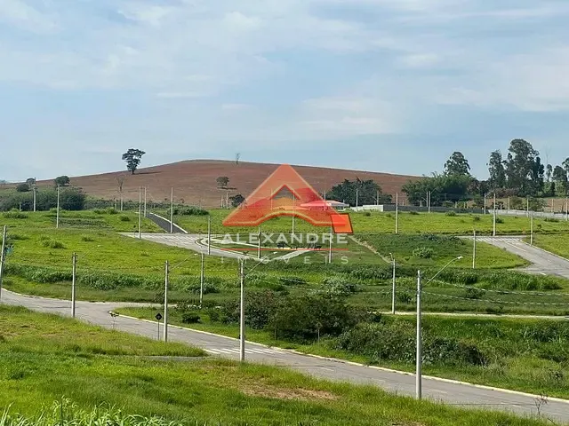 Terreno com 322m², à venda, no bairro Jardim Maria Cândida em Caçapava