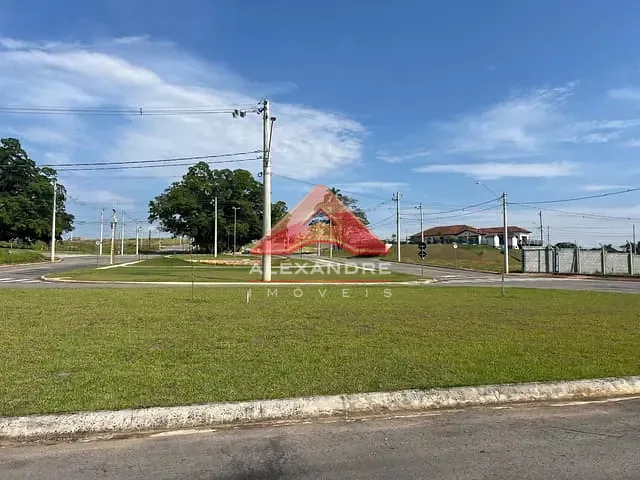 Terreno com 322m², à venda, no bairro Jardim Maria Cândida em Caçapava