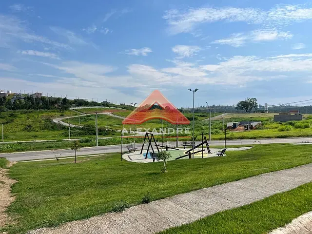 Terreno com 322m², à venda, no bairro Jardim Maria Cândida em Caçapava