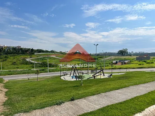 Terreno com 322m², à venda, no bairro Jardim Maria Cândida em Caçapava
