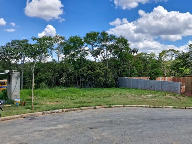 Terreno com 506m², à venda, no bairro Jardim Colibri em Embu das Artes