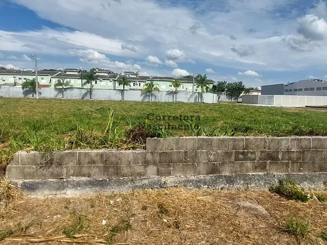 Terreno com 300m², à venda, no bairro Jardim Santa Maria em Jacareí