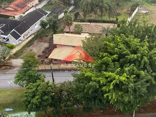 Terreno com 2500m², à venda, no bairro Jardim Uirá em São José dos Campos