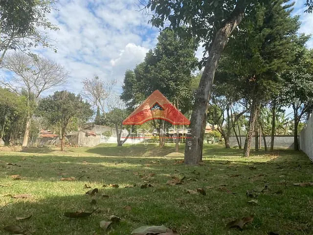 Terreno com 2500m², à venda, no bairro Jardim Uirá em São José dos Campos