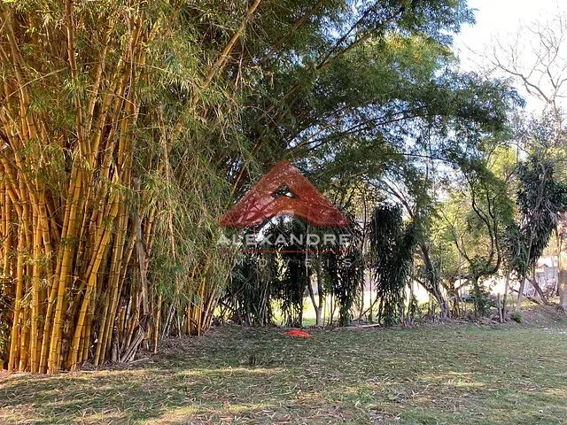 Terreno com 2500m², à venda, no bairro Jardim Uirá em São José dos Campos