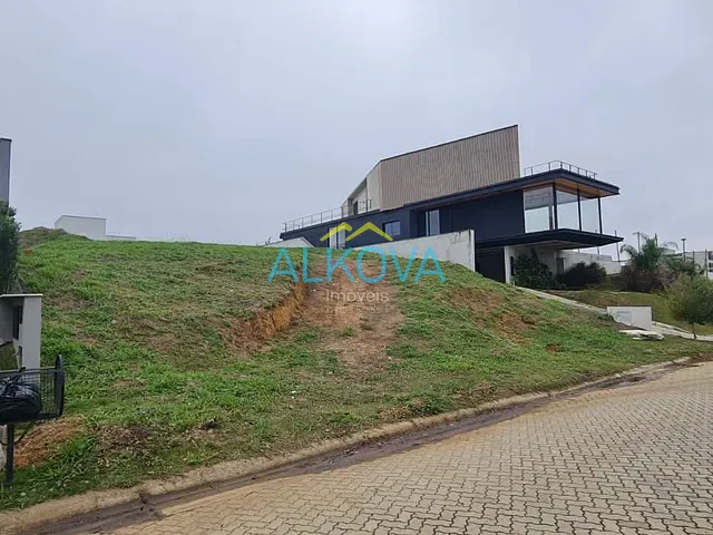 Terreno com 880m², à venda, no bairro Condomínio Reserva do Paratehy em São José dos Campos