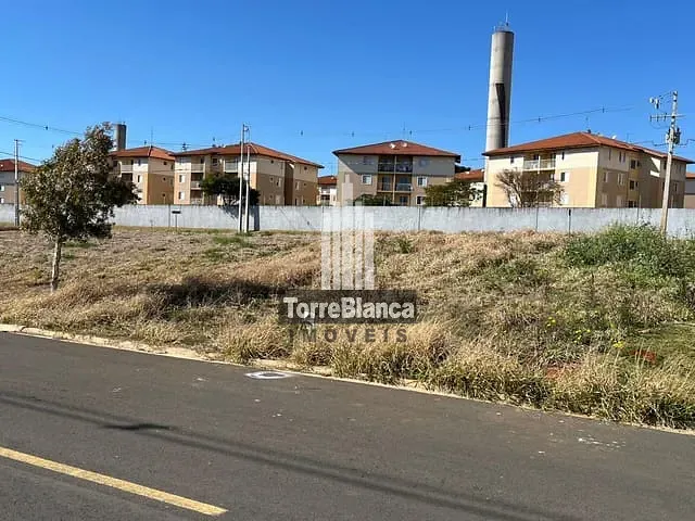Terreno com 252m², à venda, no bairro Uvaranas em Ponta Grossa