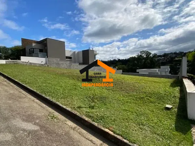 Terreno com 800m², à venda, no bairro Condomínio Villaggio Paradiso em Itatiba