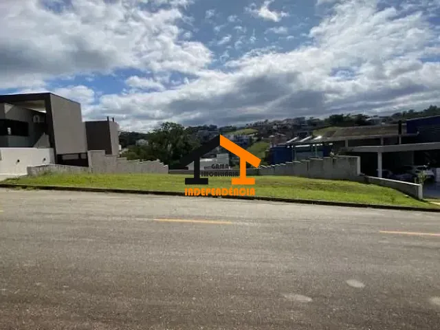 Terreno com 800m², à venda, no bairro Condomínio Villaggio Paradiso em Itatiba
