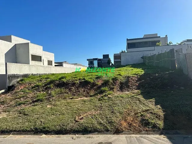 Terreno com 610m², à venda, no bairro Condomínio Residencial Colinas do Paratehy em São José dos Campos