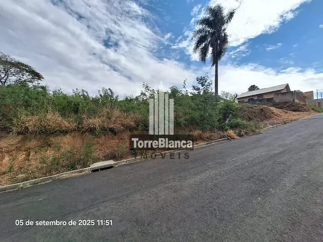 Terreno com 1800m², à venda, no bairro Uvaranas em Ponta Grossa