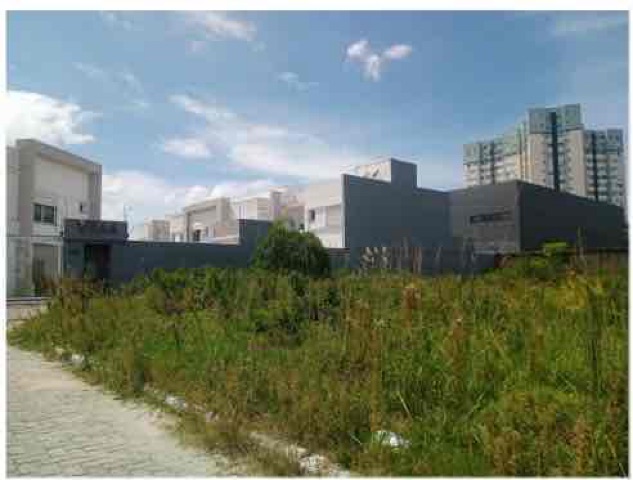 Terreno com 360m², à venda, no bairro Centro em Pelotas