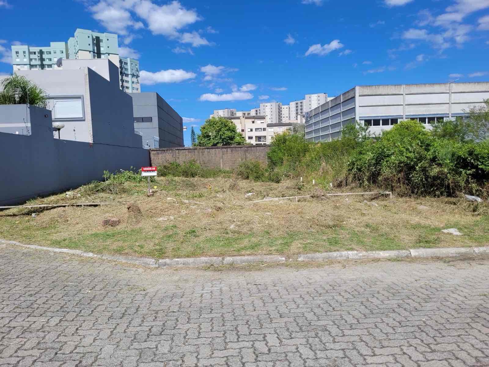 Terreno de 360 m² (12x30 m) à venda na Zona Norte de Pelotas, bairro Imigrantes. Ótima localização e grande potencial de valorização!
