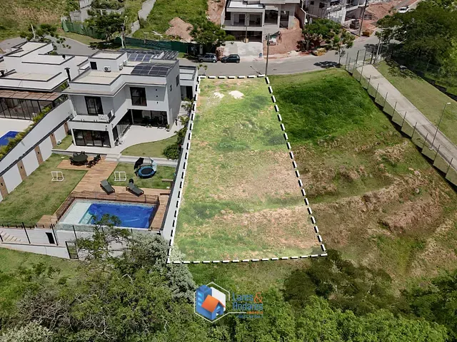 Terreno com 651m² 1 quarto e 1 banheiro, à venda, no bairro Loteamento Residencial e Comercial Horto Florestal em Jundiaí