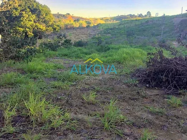 Terreno com 1400m², à venda, no bairro Marambaia em Caçapava