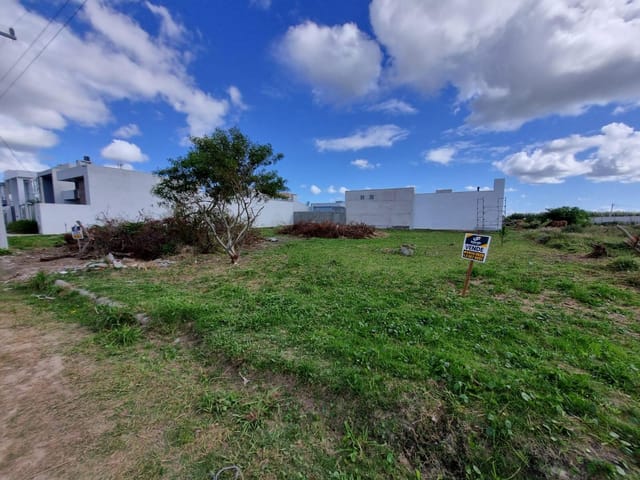 Terreno com 300m², à venda, no bairro Cassino em Rio Grande