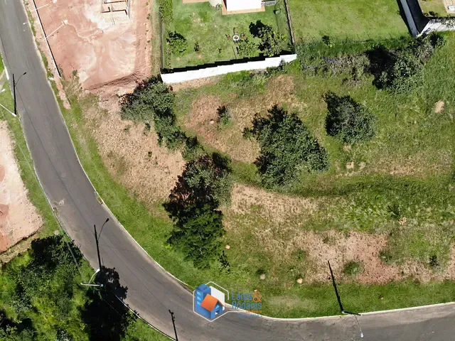 Terreno com 1318m² 1 quarto e 1 banheiro, à venda, no bairro Loteamento Portal da Colina em Jundiaí