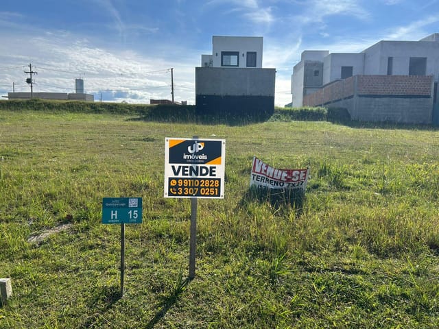 Terreno com 189m², à venda, no bairro Três Vendas em Pelotas