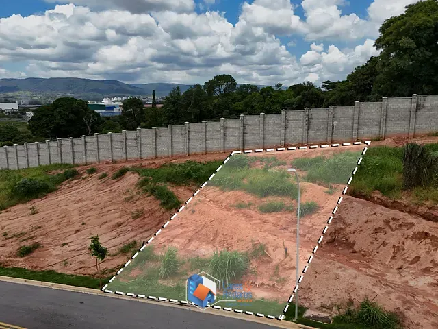 Terreno com 300m² 1 quarto e 1 banheiro, à venda, no bairro Engordadouro em Jundiaí