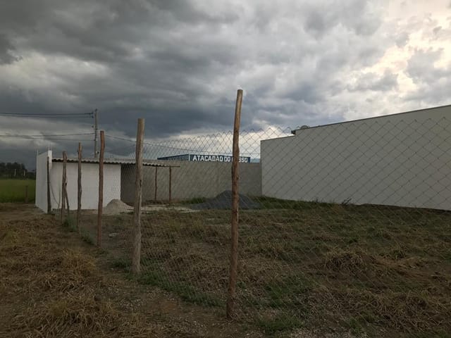 Terreno à venda, no bairro Residencial e Comercial Portal dos Eucaliptos em Pindamonhangaba