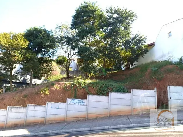 Terreno com 686m², à venda, no bairro Jardim Imperial em Atibaia