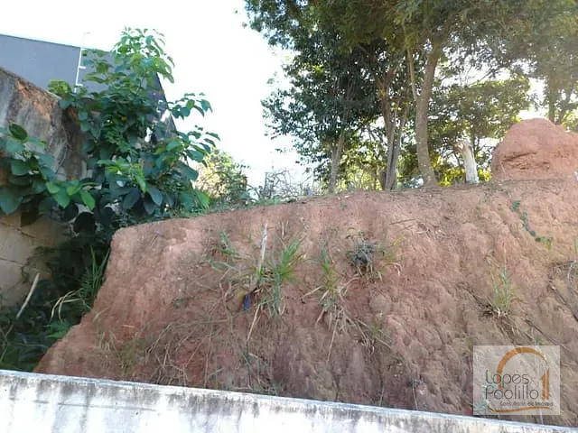 Terreno com 686m², à venda, no bairro Jardim Imperial em Atibaia