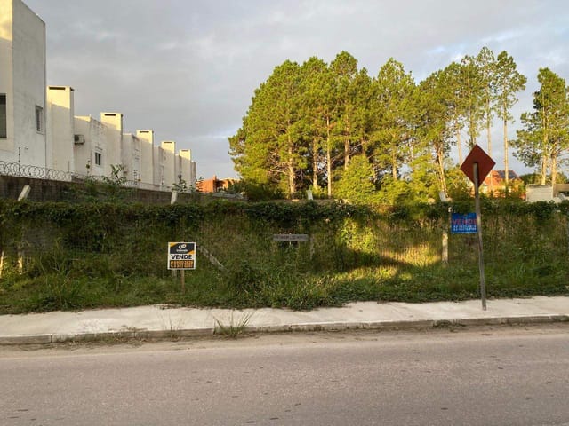 Terreno com 500m², à venda, no bairro Laranjal em Pelotas