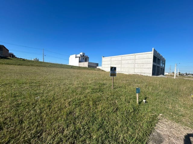 Terreno com 360m², à venda, no bairro Três Vendas em Pelotas
