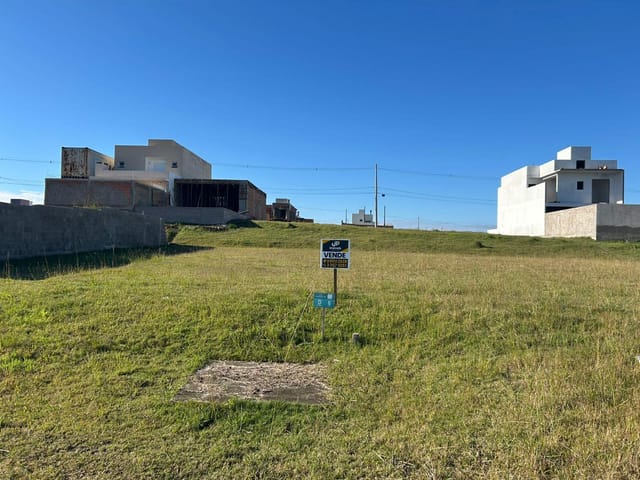 Terreno com 360m², à venda, no bairro Três Vendas em Pelotas