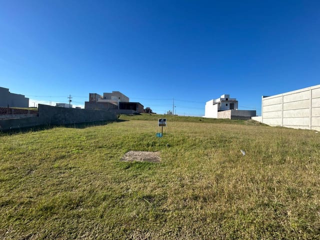 Terreno com 360m², à venda, no bairro Três Vendas em Pelotas