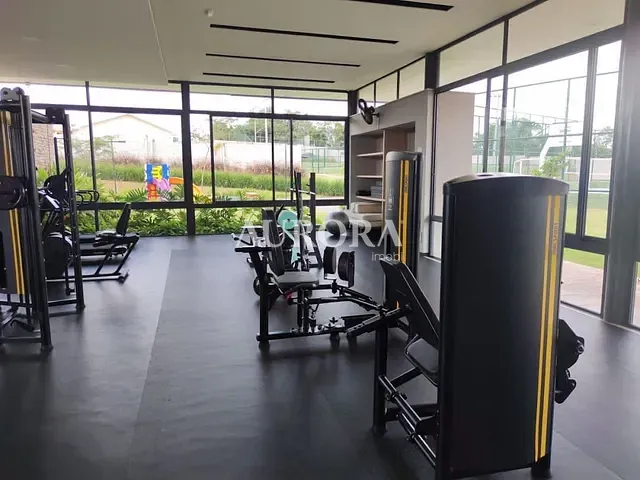 Terreno com 379m², à venda, no bairro Centro em Cambé