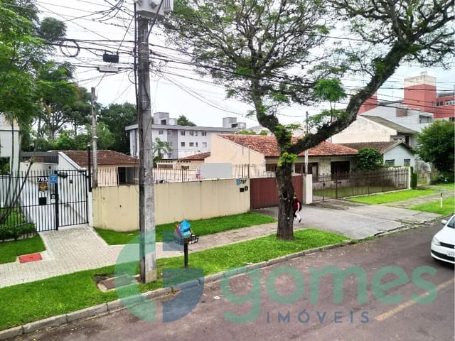 Terreno à venda, no bairro Água Verde em Curitiba