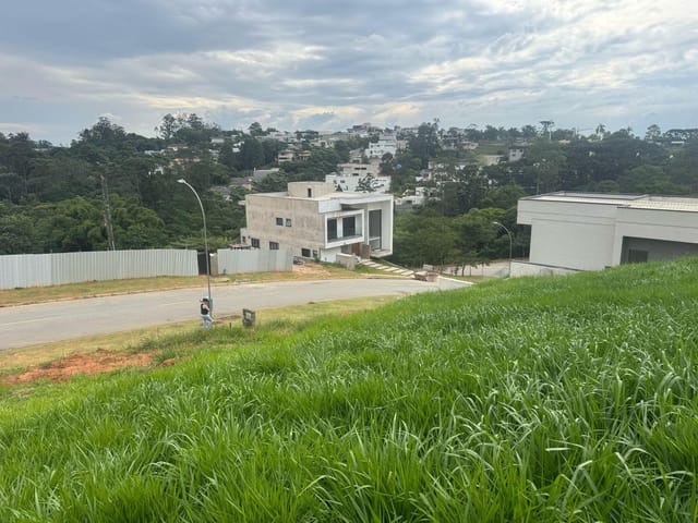 Terreno com 510m², à venda, no bairro Jardim Colibri em Embu das Artes