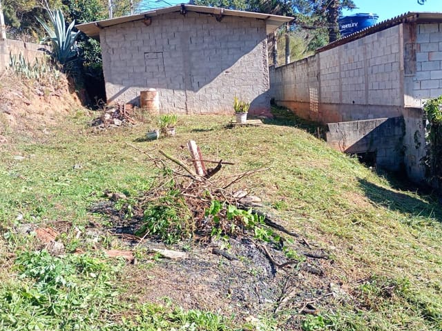 Terreno com 300m², à venda, no bairro Santana em Cotia