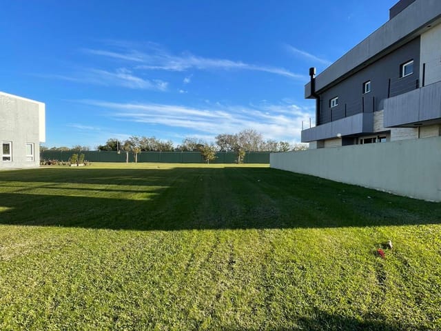 Terreno com 364m², à venda, no bairro Areal em Pelotas